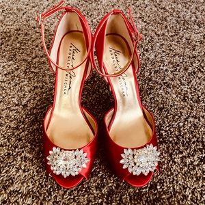 Beautiful red shoes 👠